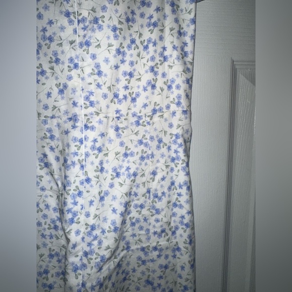 NWOT Blue and White Floral Puffed Sleeves Midi Dress with Slit - Picture 6 of 6
